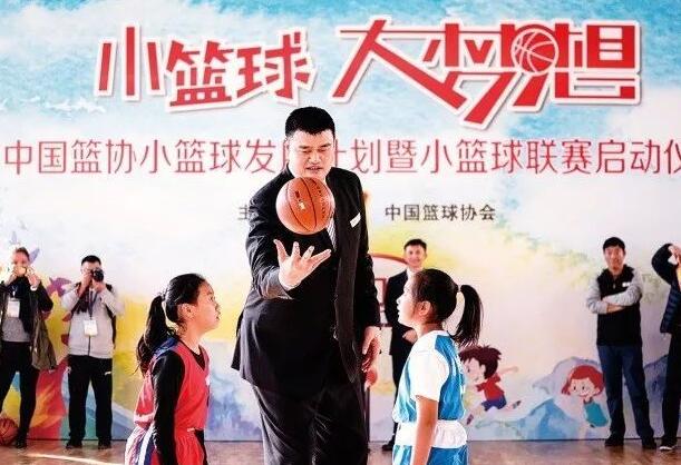 姚明在《人民日報》發(fā)表署名文章：讓少兒籃球回歸本質(zhì)