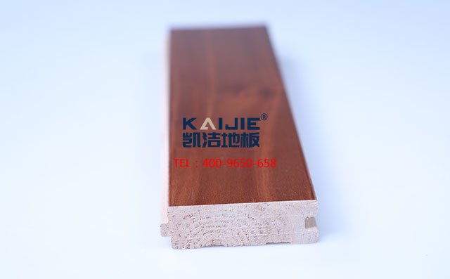 楓樺木C級結(jié)疤板運(yùn)動(dòng)木地板——?jiǎng)P潔地板