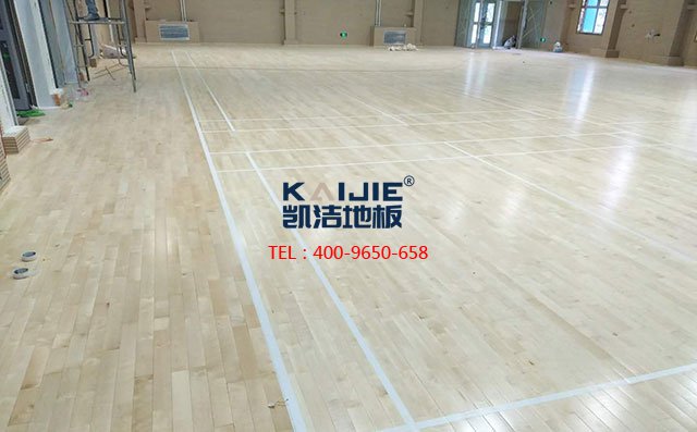 專業(yè)體育館木地板涮漆，得知道這些——?jiǎng)P潔地板