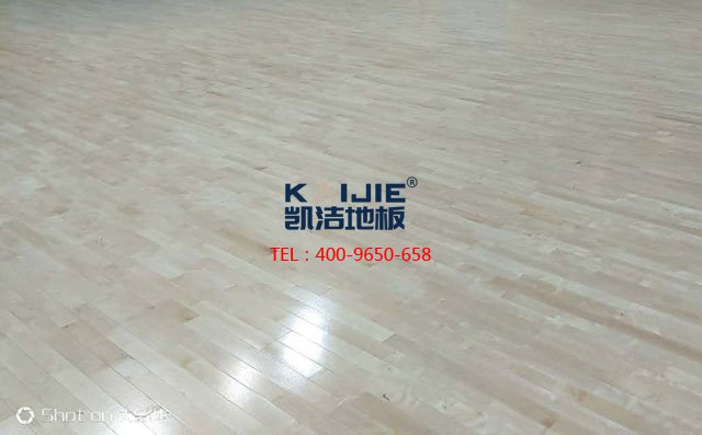 體育木地板的保養(yǎng)及防潮，都得做些什么——凱潔地板
