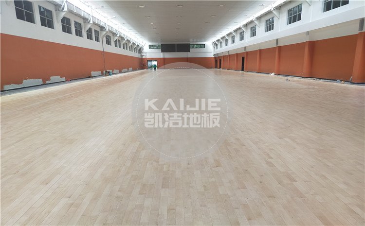 廣州天河區(qū)長大公路培訓學校籃球館木地板案例-凱潔體育地板
